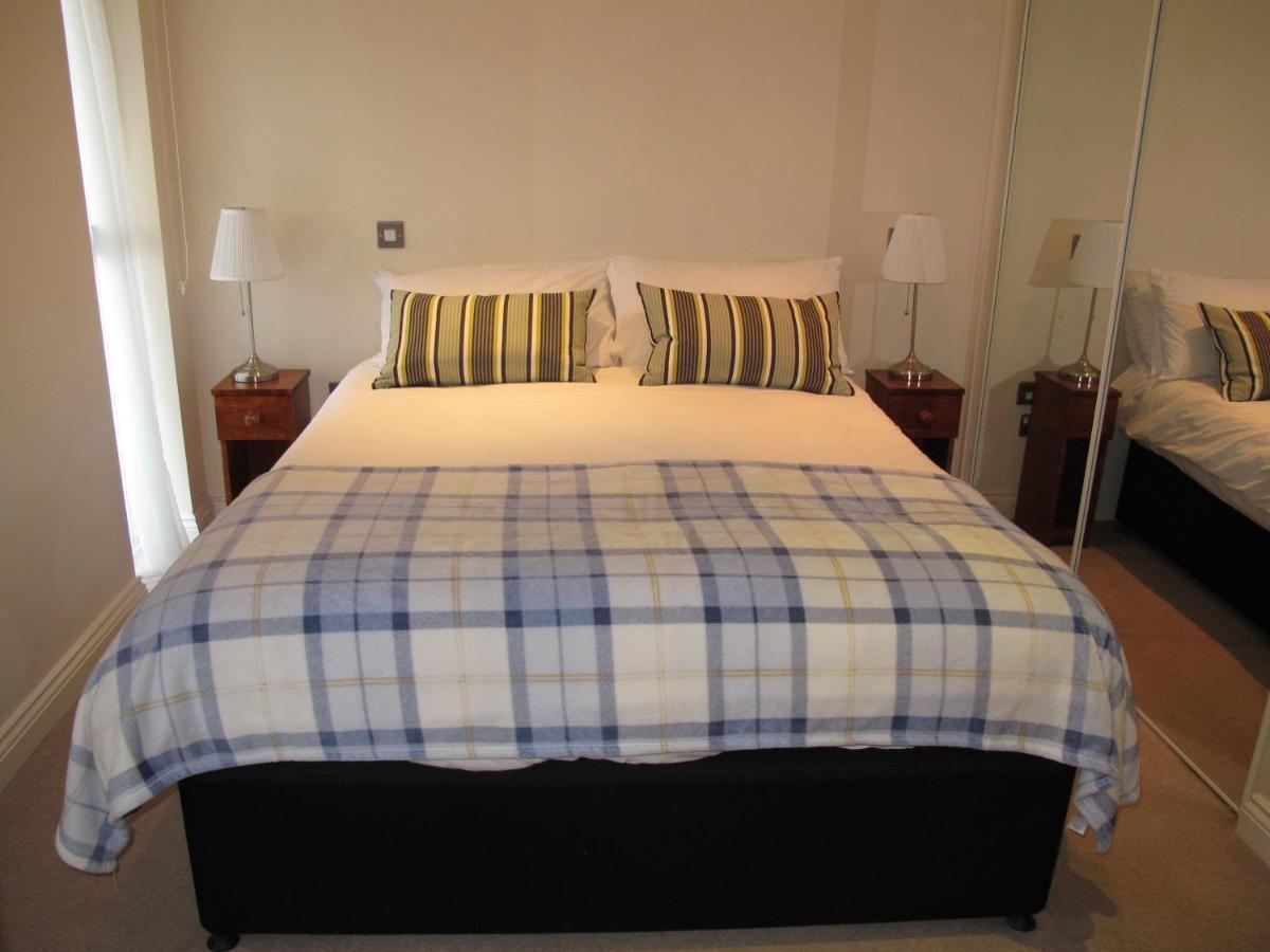 Churchill Two Bedroom Apartments With Free Parking And The Minster View Апартаменты