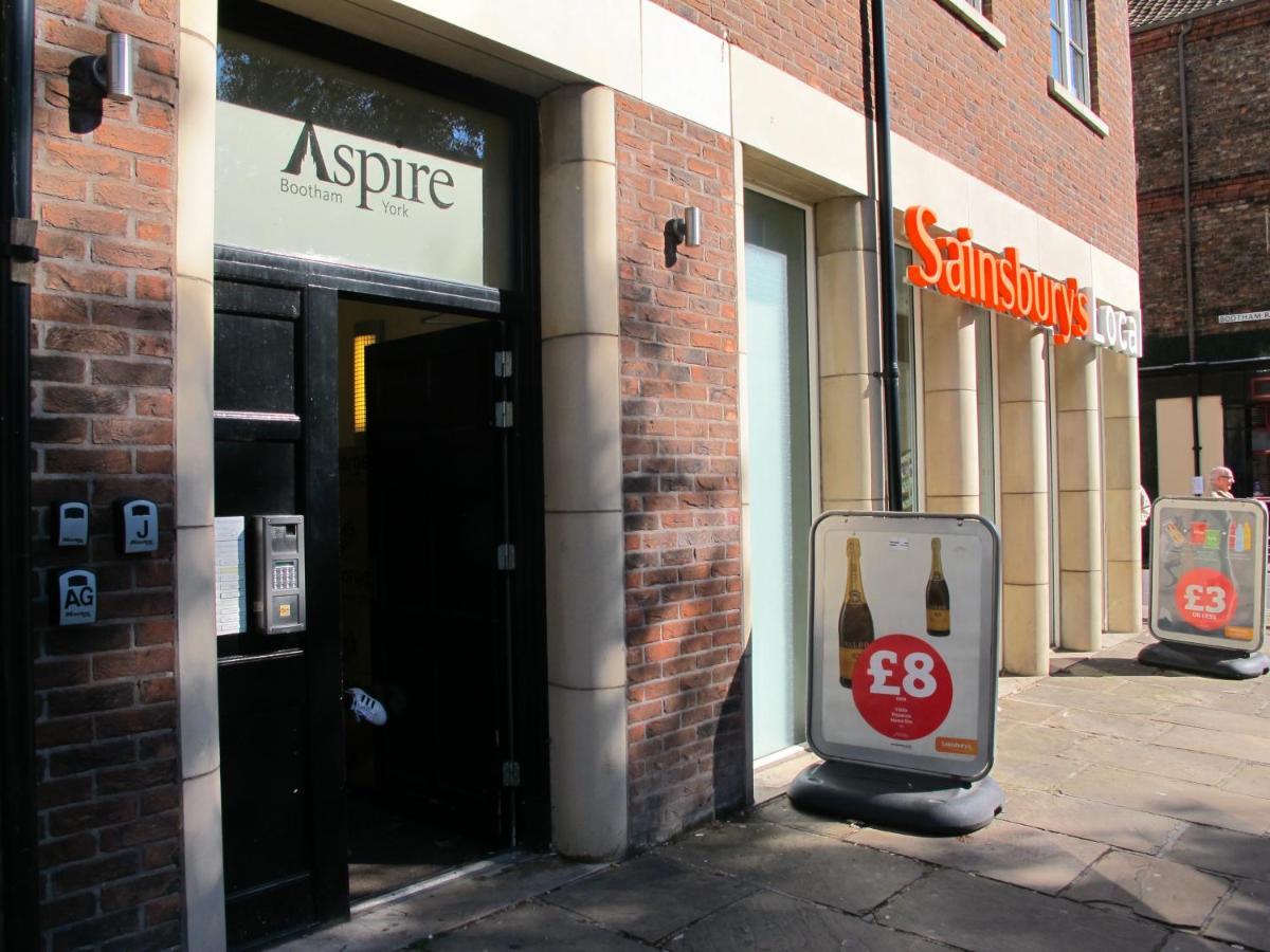 Churchill Two Bedroom Apartments With Free Parking And The Minster View Апартаменты